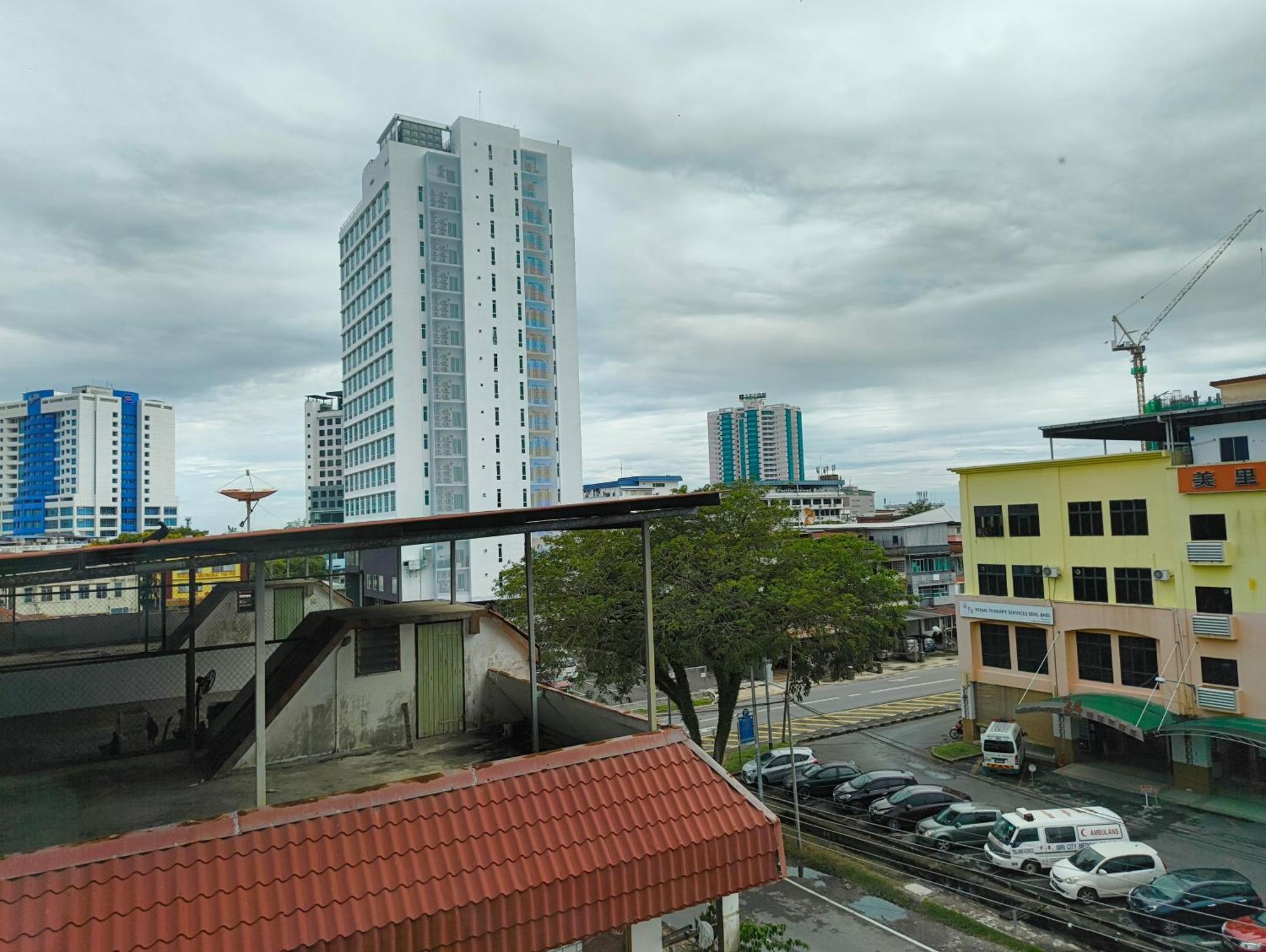 101 Hotel Miri Esterno foto